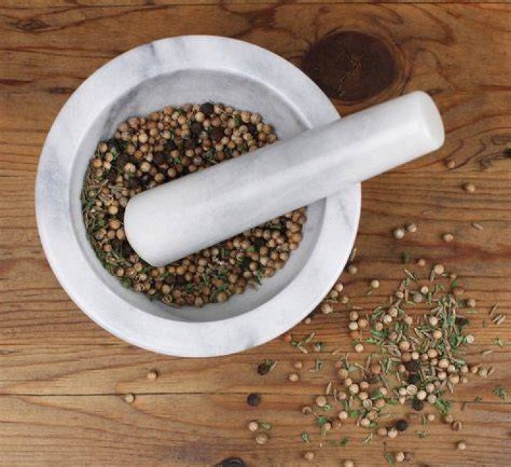 Does a marble mortar and pestle need to be seasoned?