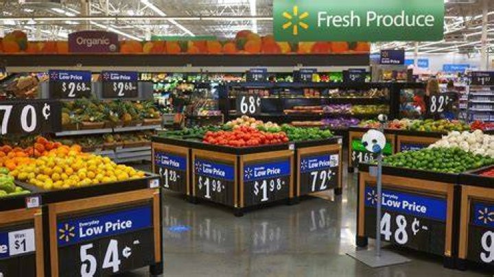 Does Walmart sell fresh vegetables?