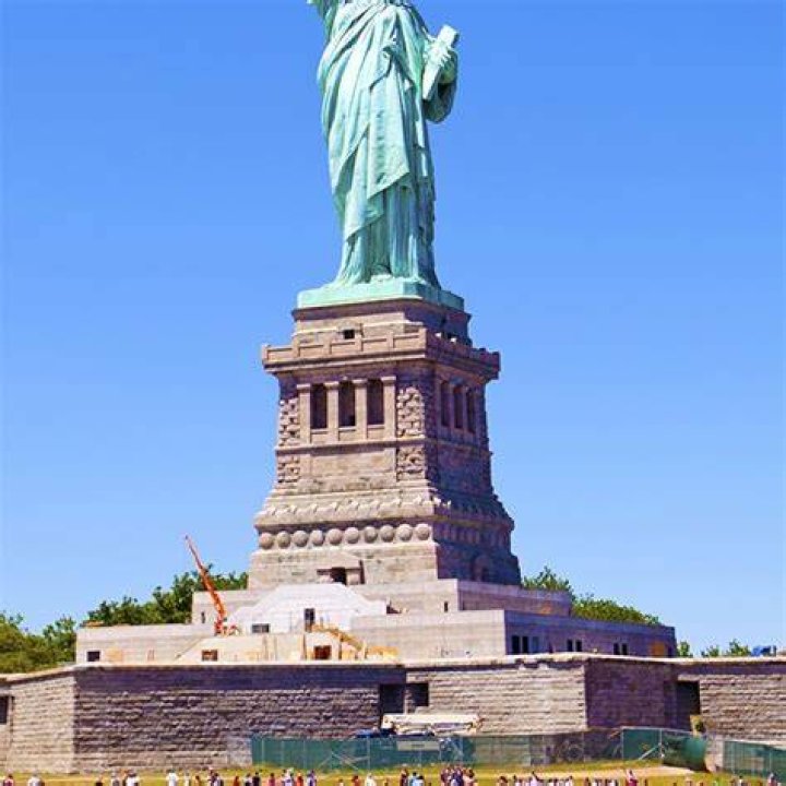 How do I get from EWR to Statue of Liberty?
