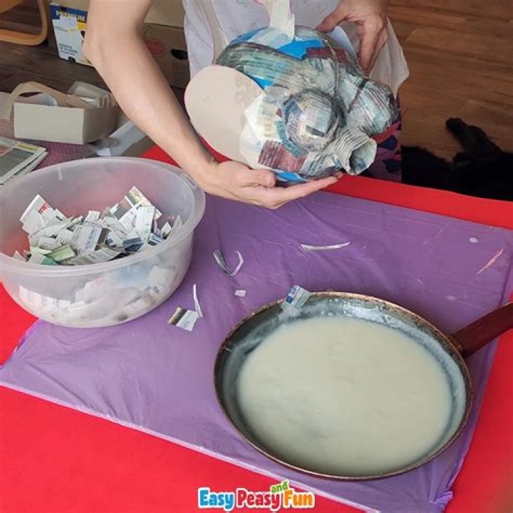 How do you mix paper mache?